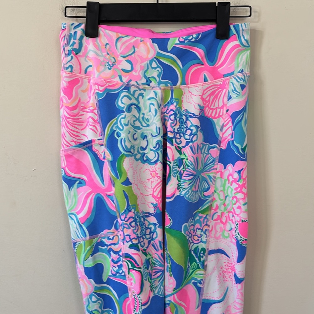 Lilly Pulitzer Luxletic Weekender Midi UPF 50+ Multi Peony For Your Thoughts XS - Picture 3 of 11